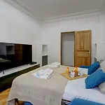 Mericourt Suite, Place De La Republique
