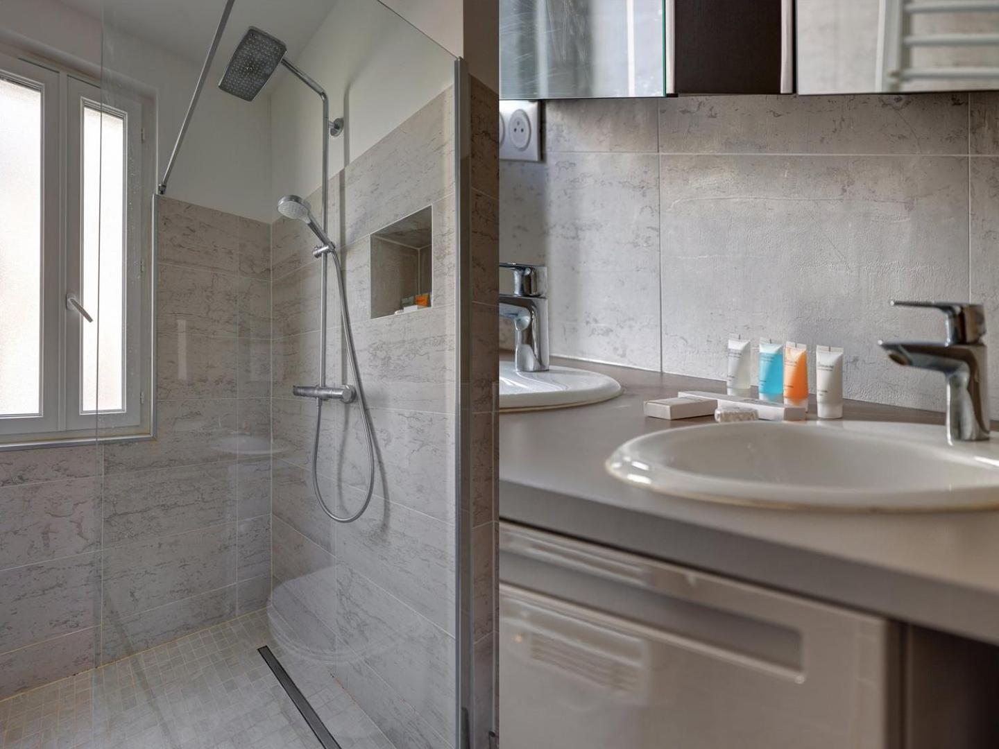 Mericourt Suite, Place De La Republique Parijs